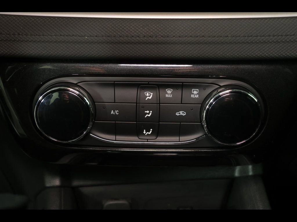 Used 2025 Chevrolet TrailBlazer LT FWD image 24