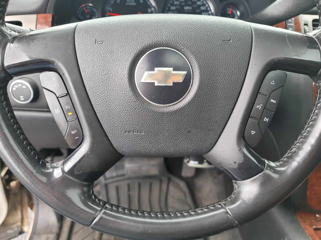 Used 2008 Chevrolet Suburban LTZ w/ LTZ Preferred Equipment Group image 15