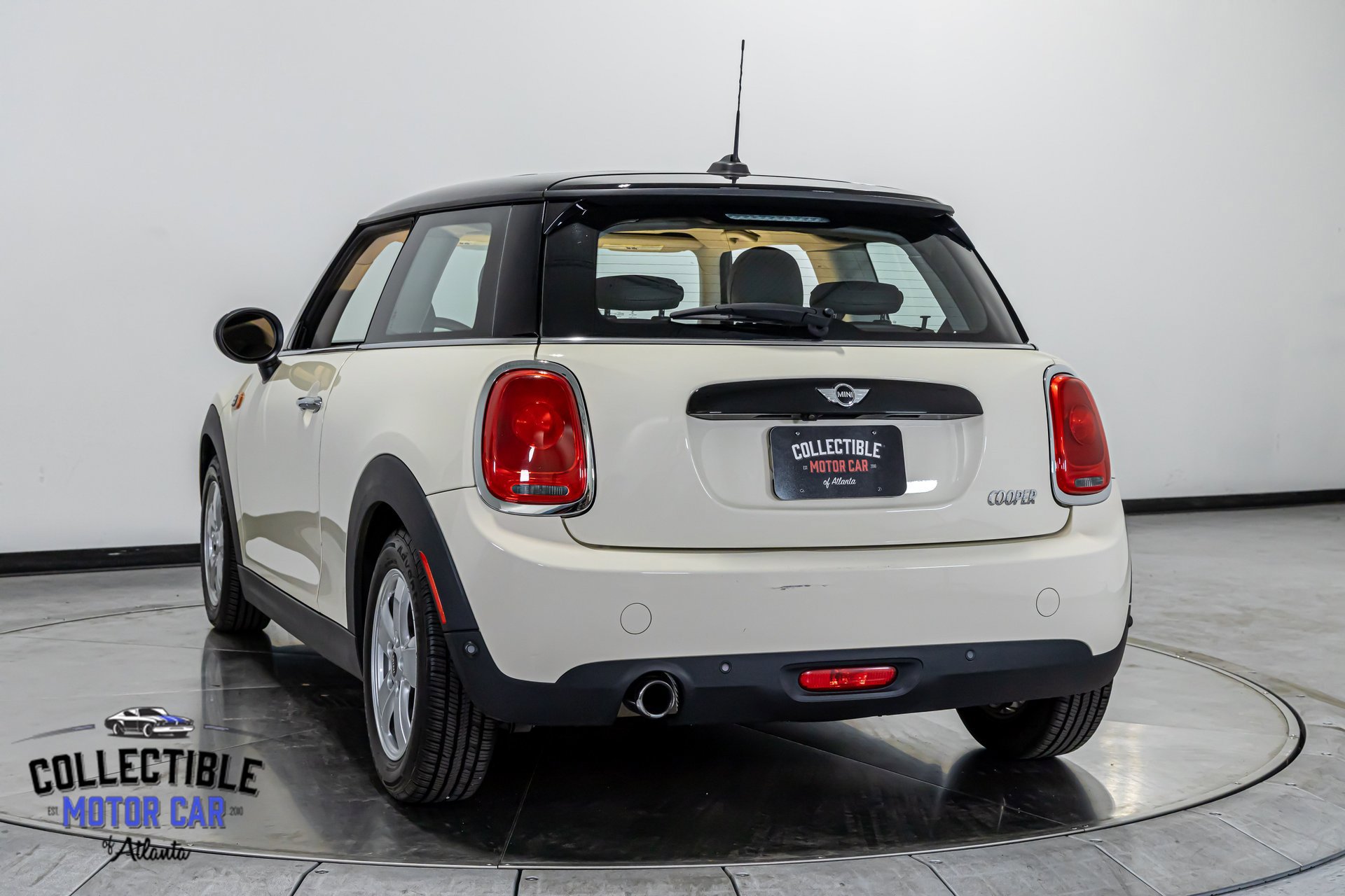 Used 2018 MINI Cooper 2-Door Hardtop image 10