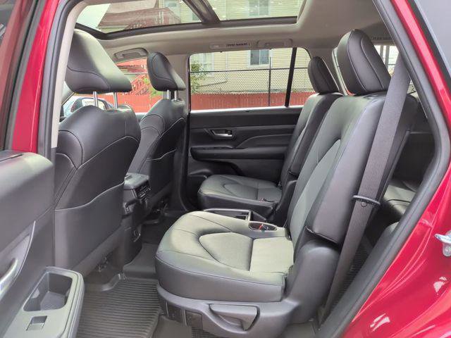 Certified 2025 Toyota Grand Highlander AWD Hybrid image 10