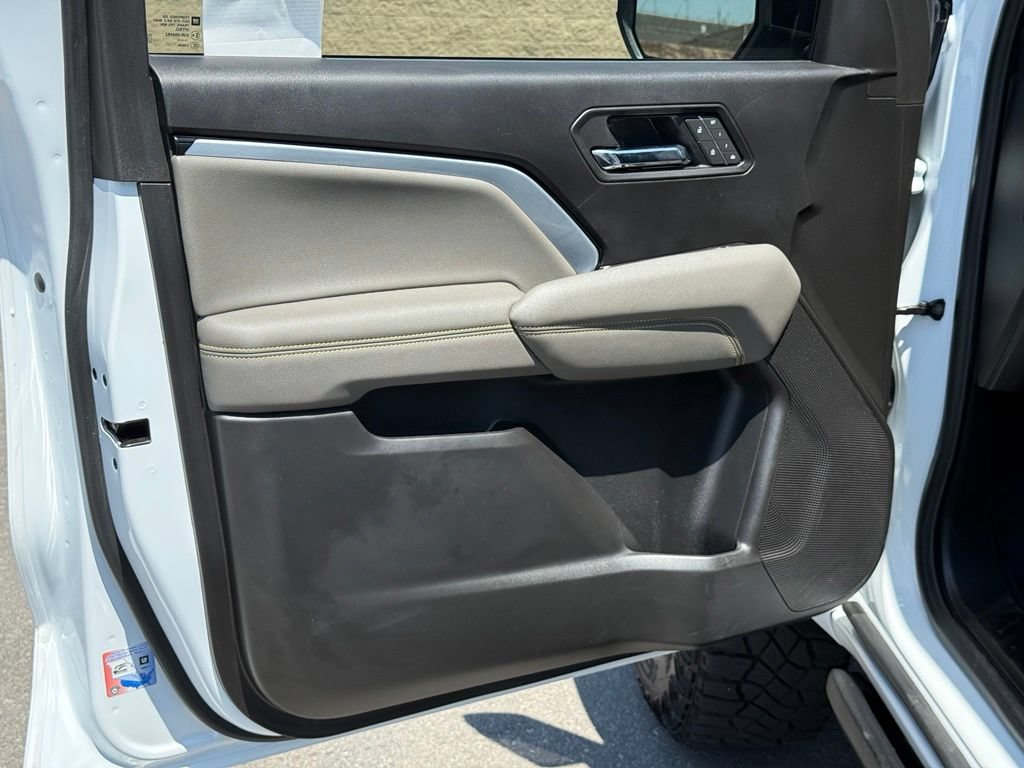 Used 2025 Chevrolet Colorado ZR2 AWD/4WD image 17