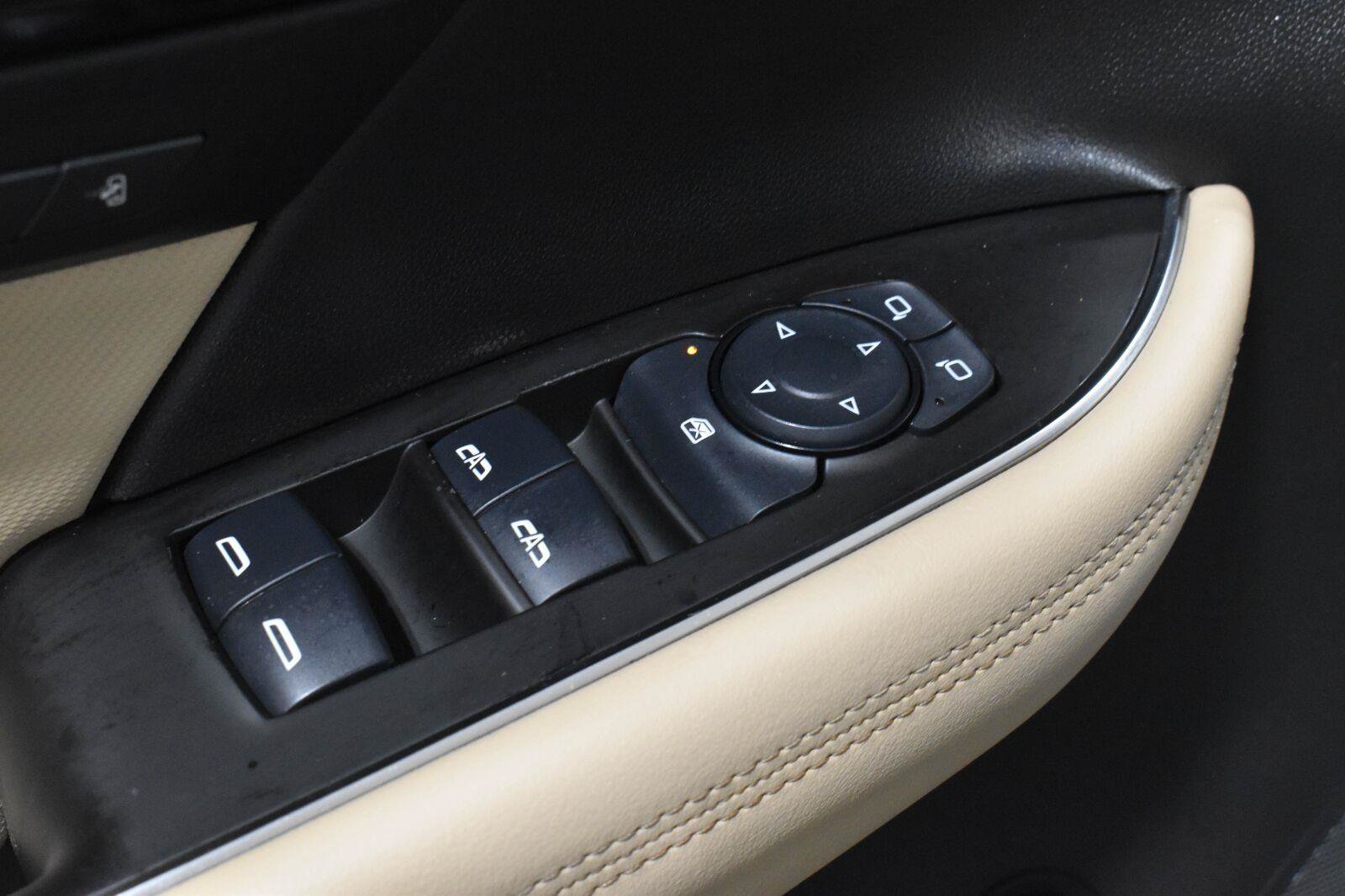 Used 2024 Buick Envision Preferred AWD/4WD image 10