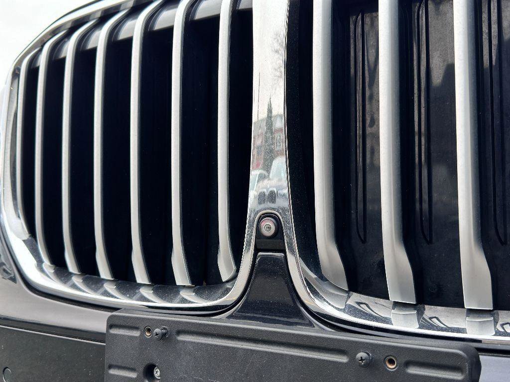 Used 2020 BMW X7 xDrive40i w/ M Sport Package image 14