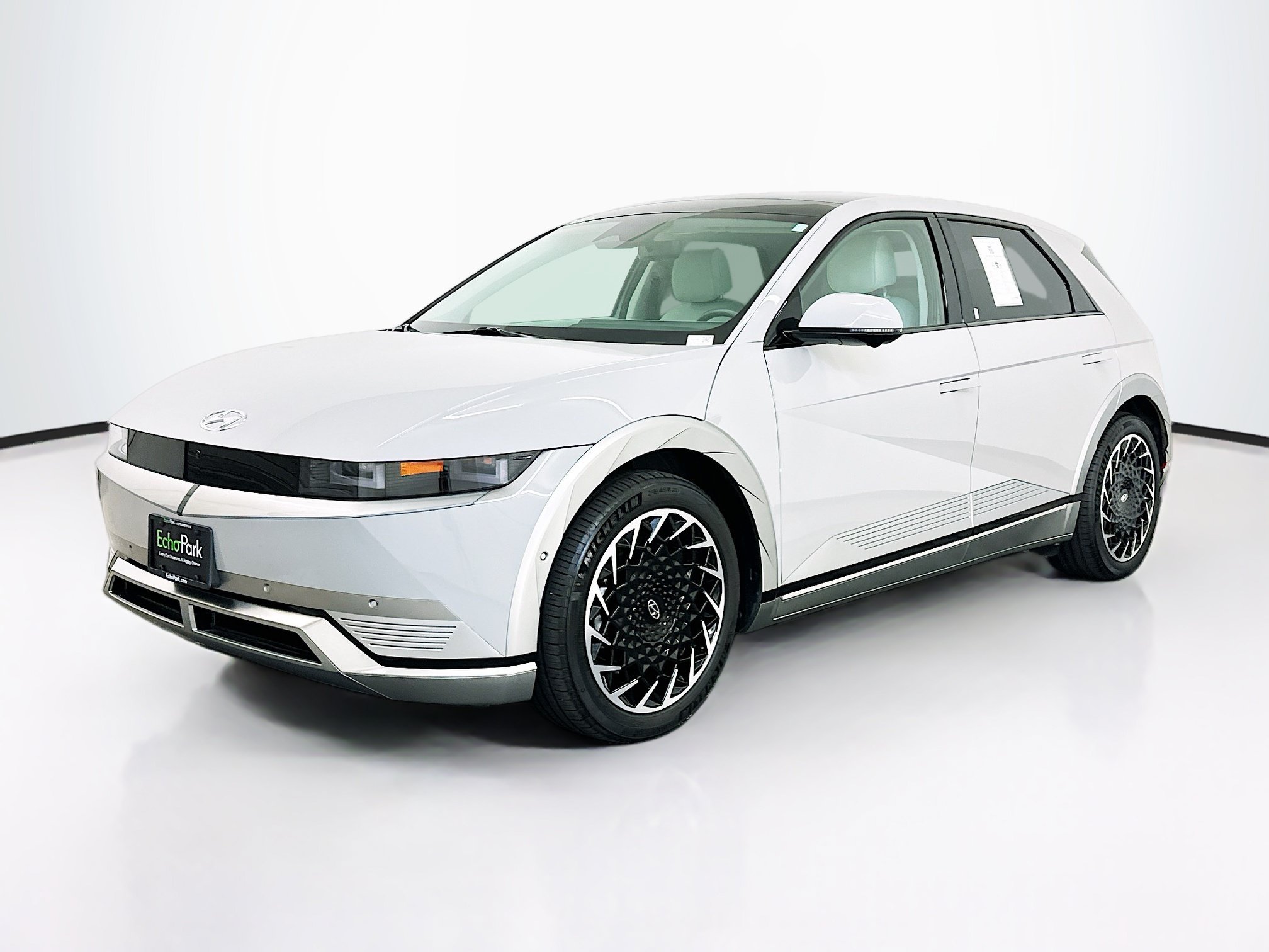 Used 2024 Hyundai Ioniq 5 Limited AWD/4WD image 3