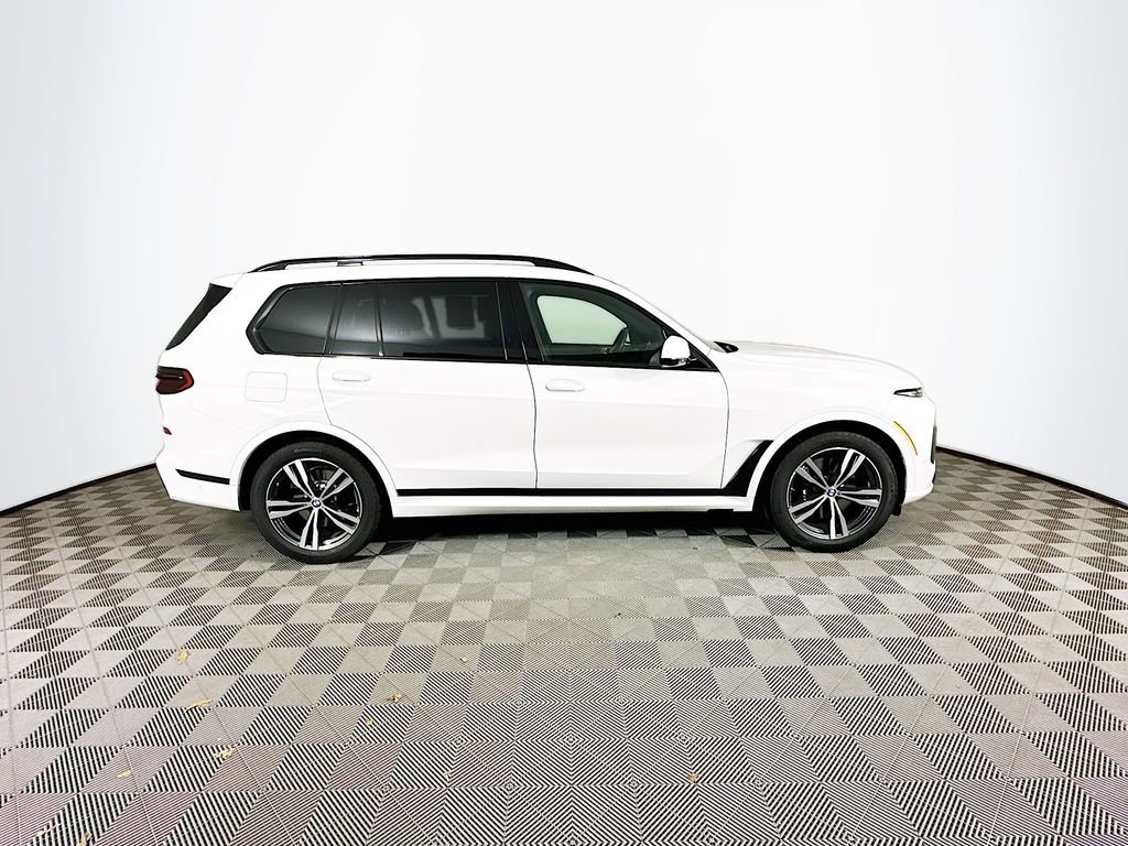 Used 2026 BMW X7 xDrive40i w/ M Sport Package AWD/4WD image 10