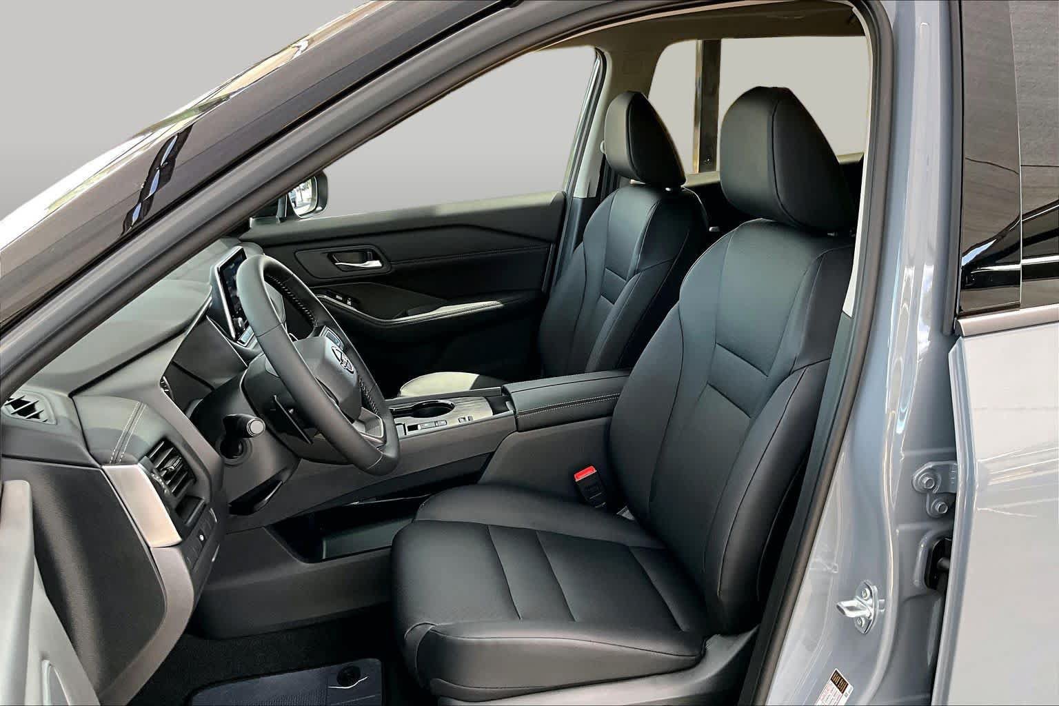 New 2026 Nissan Rogue Dark Armor FWD image 9