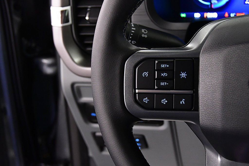 Used 2025 Ford F150 Lightning XLT image 23