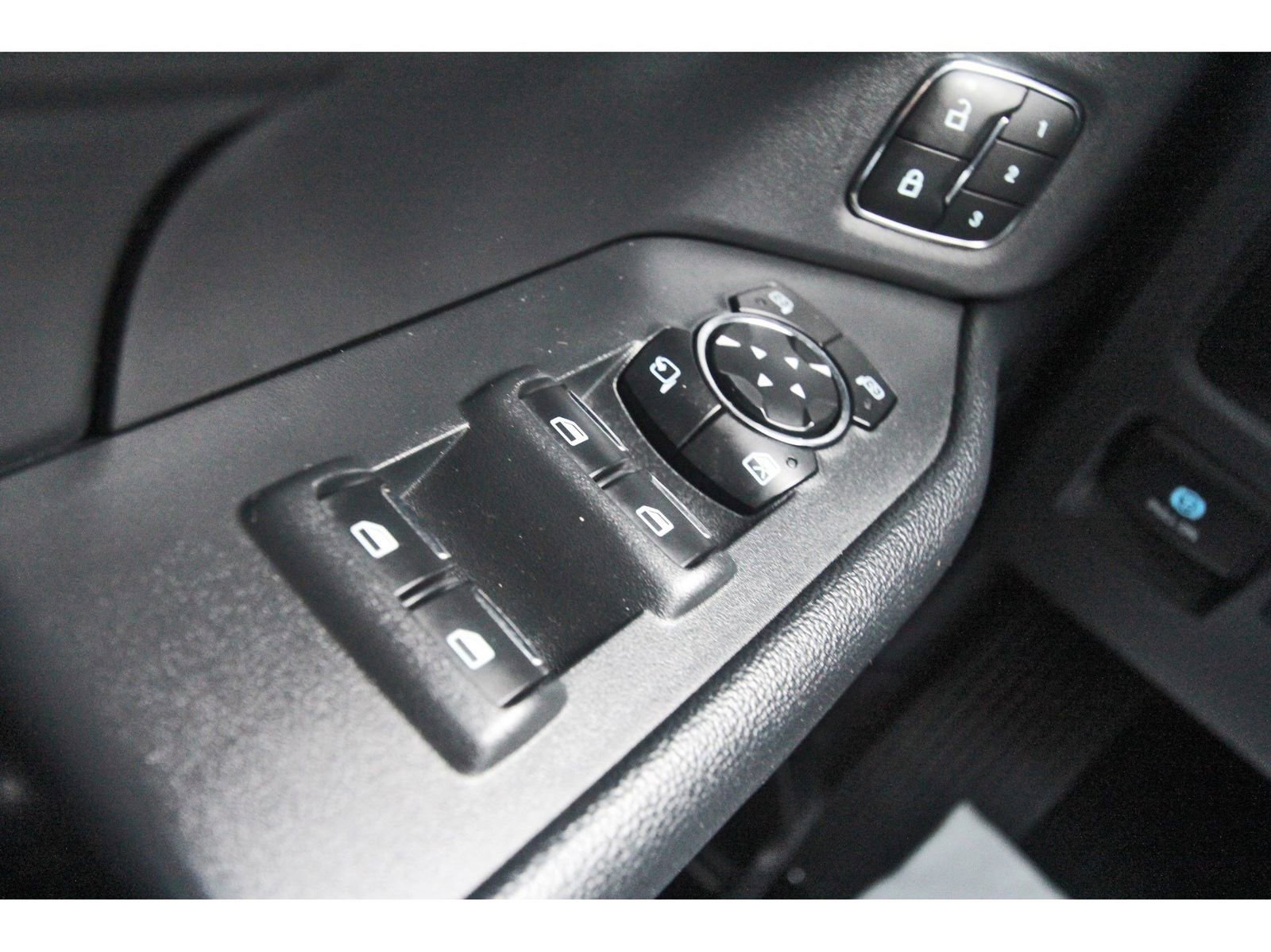 Used 2024 Ford Expedition XLT image 19