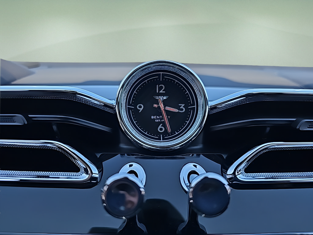 New 2024 Bentley Bentayga AWD/4WD image 22