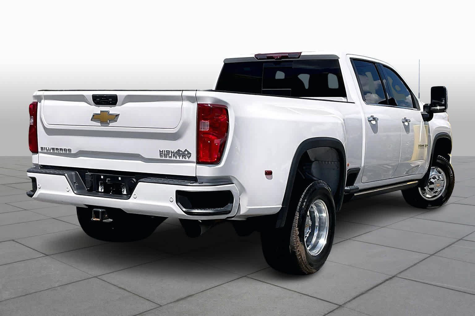 Used 2023 Chevrolet Silverado 3500 High Country image 13