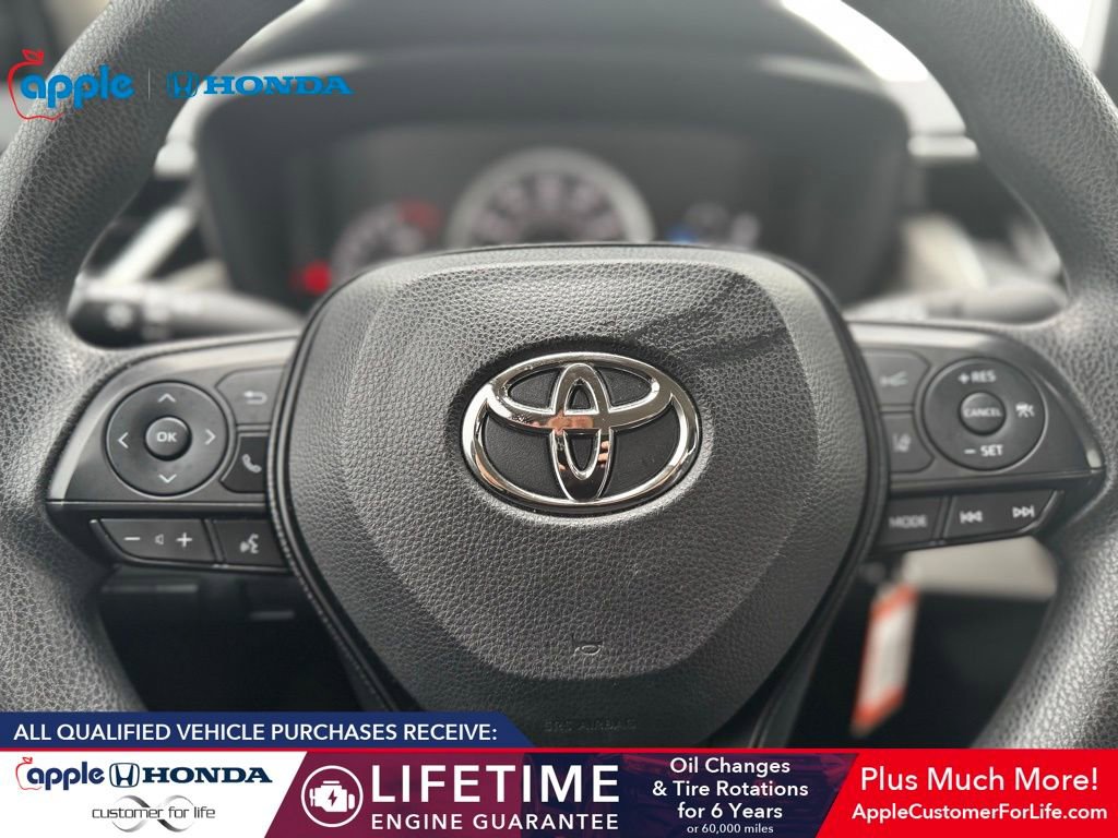 Used 2020 Toyota Corolla LE image 11