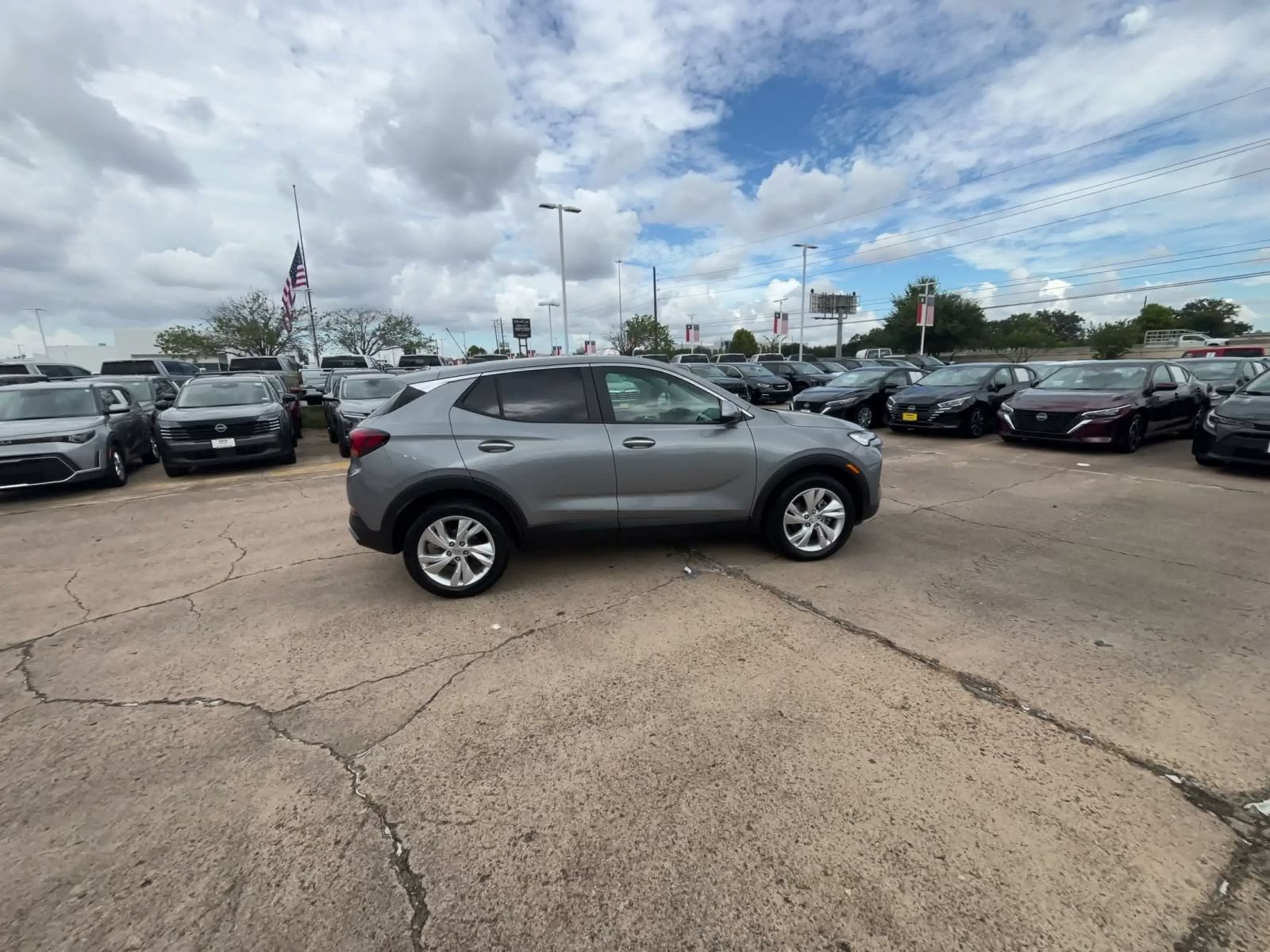 Used 2025 Buick Encore GX Preferred AWD/4WD image 15