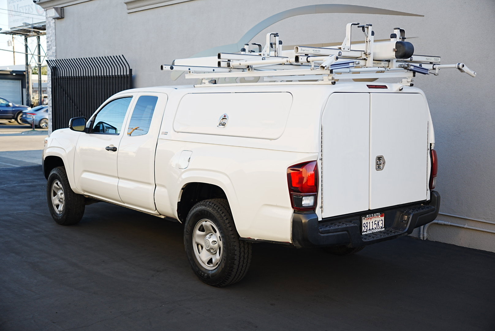 Used 2022 Toyota Tacoma SR image 6