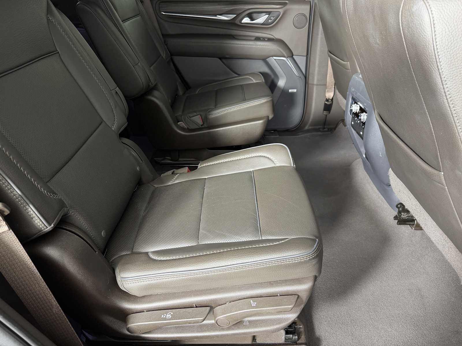 Used 2023 GMC Yukon Denali AWD/4WD image 14