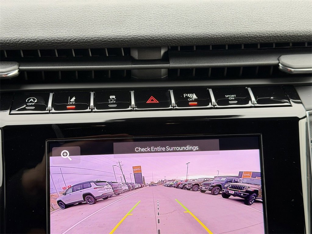 New 2025 Jeep Grand Cherokee Altitude image 16