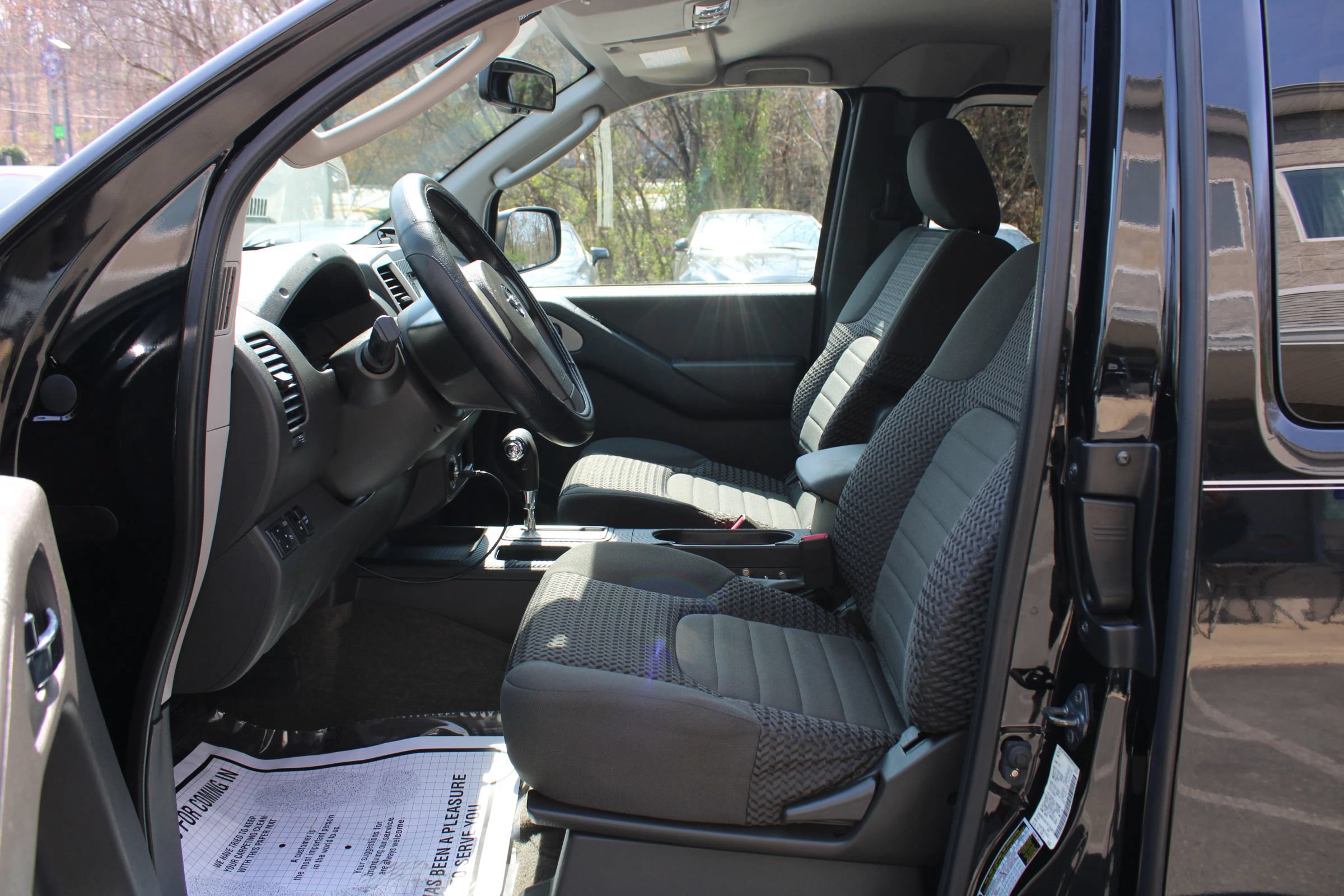 Used 2010 Nissan Frontier SE w/ SE Value Truck Pkg RWD image 19