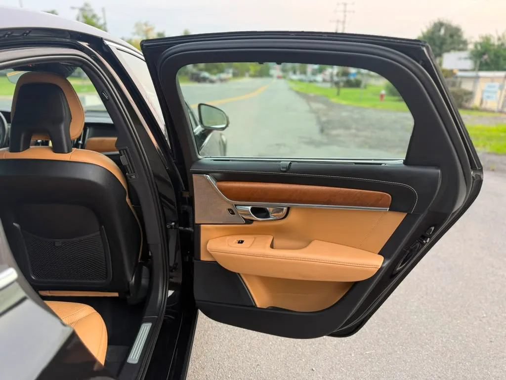 Used 2017 Volvo S90 T6 Inscription w/ Vision Package AWD/4WD image 38