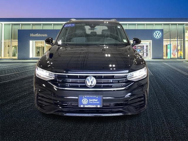 Certified 2024 Volkswagen Tiguan SE R-Line image 11