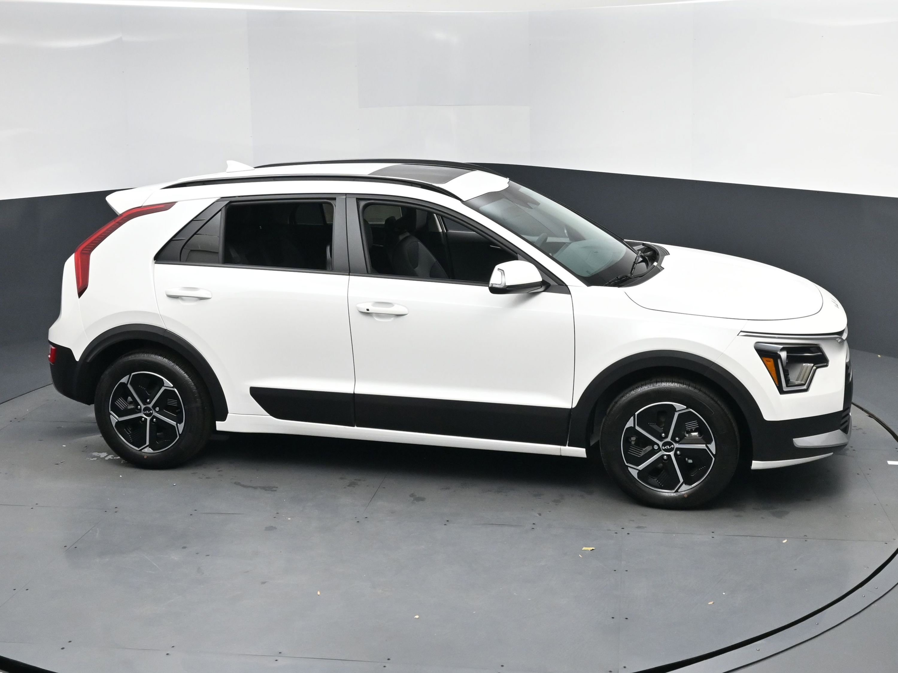 New 2026 Kia Niro EX image 7