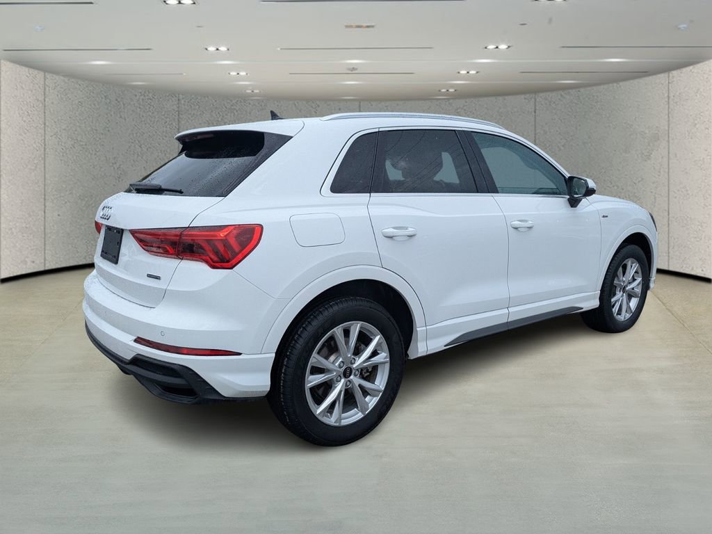 Used 2024 Audi Q3 2.0T Premium image 3