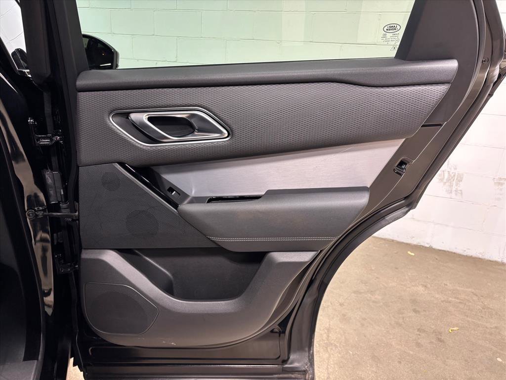 Used 2023 Land Rover Range Rover Velar R-Dynamic S image 40