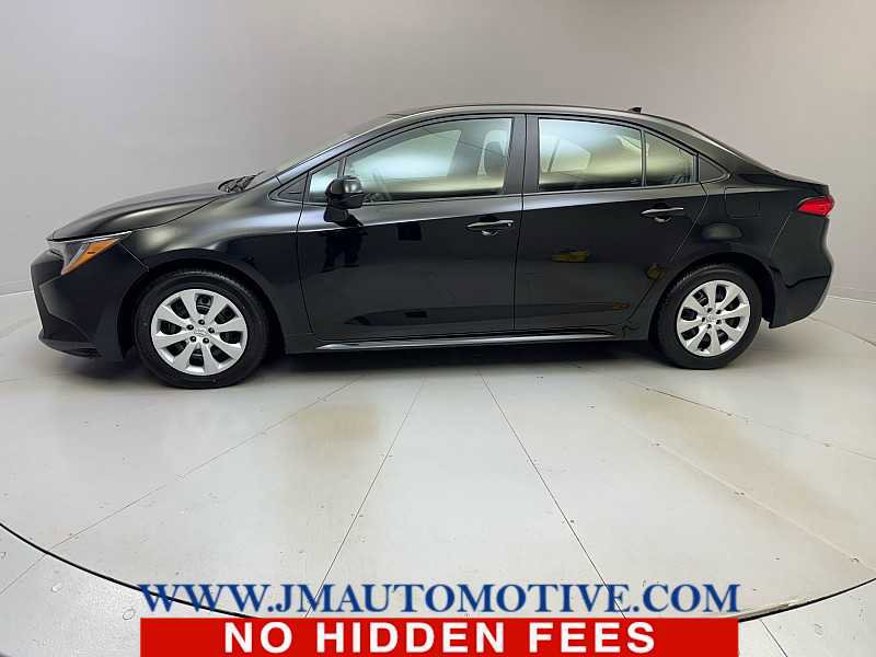 Used 2023 Toyota Corolla LE image 2