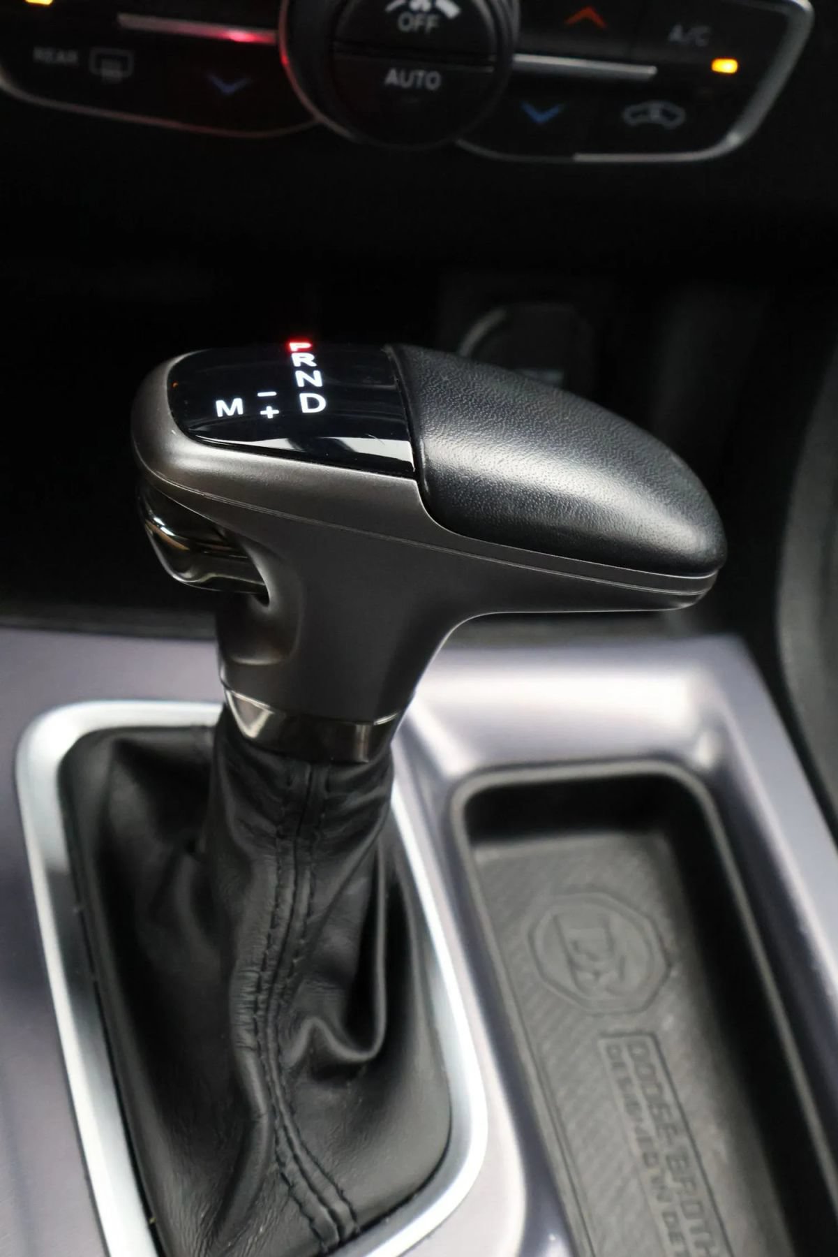 Used 2020 Dodge Charger SXT AWD/4WD image 32