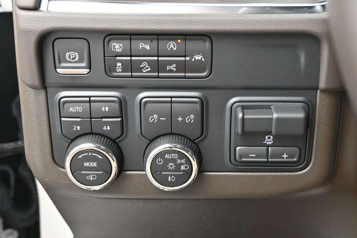 Used 2025 Chevrolet Tahoe Z71 w/ Z71 Off-Road Package AWD/4WD image 26