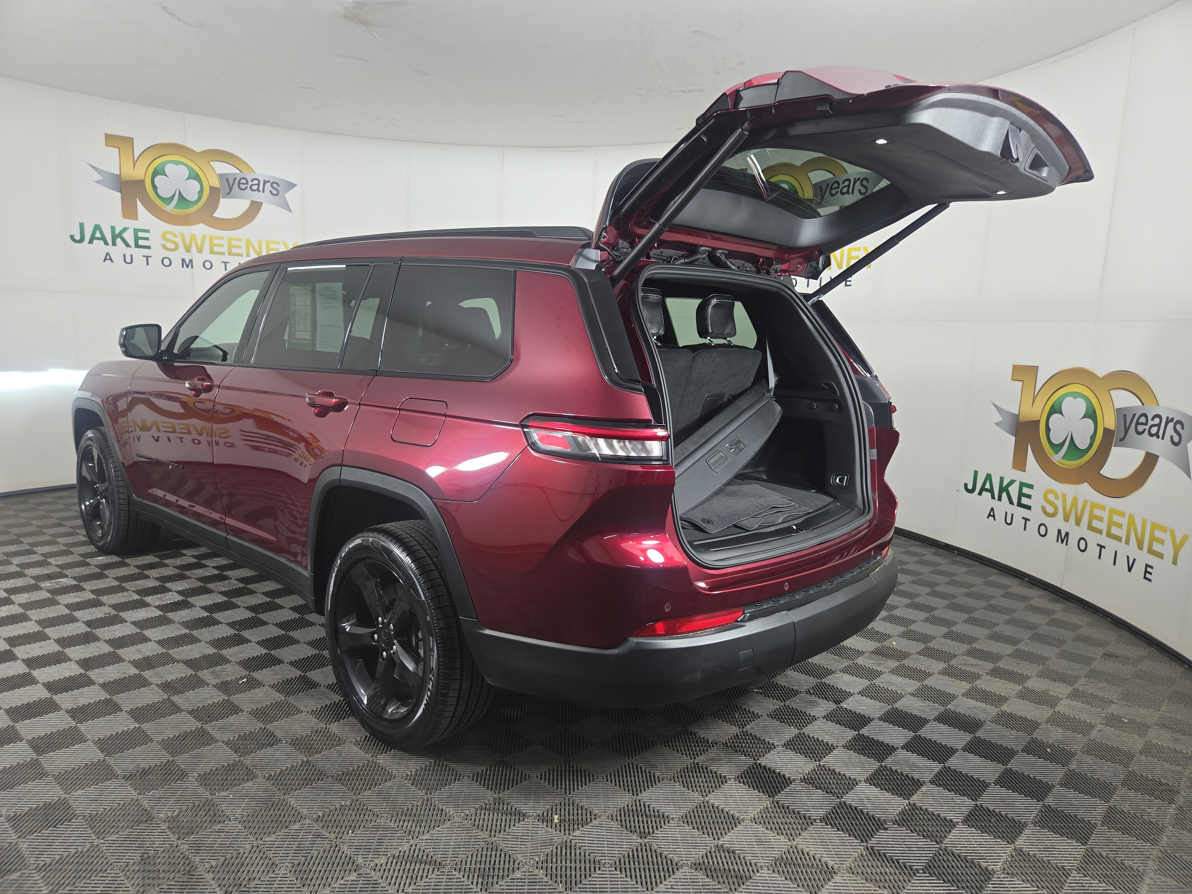 Used 2023 Jeep Grand Cherokee L Laredo AWD/4WD image 34