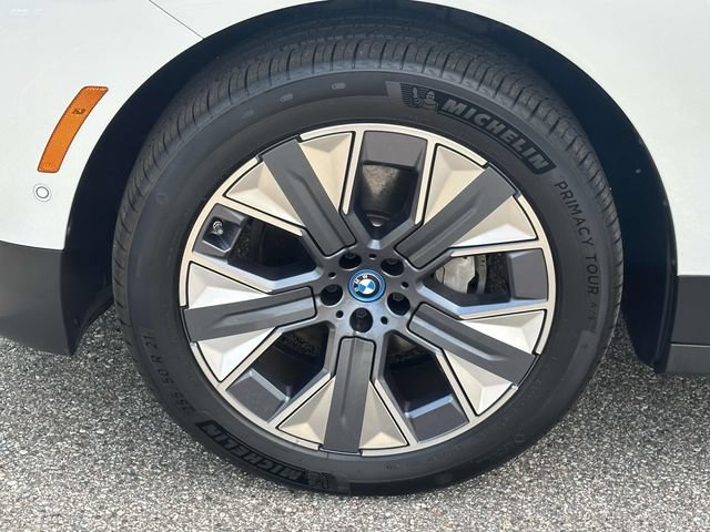 Certified 2025 BMW iX xDrive50 w/ Convenience Package AWD/4WD image 14