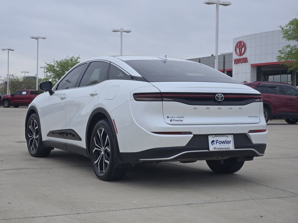 Used 2024 Toyota Crown Limited image 5