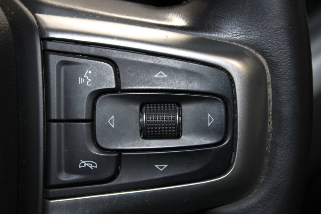 Used 2020 Chevrolet Silverado 3500 LTZ AWD/4WD image 38