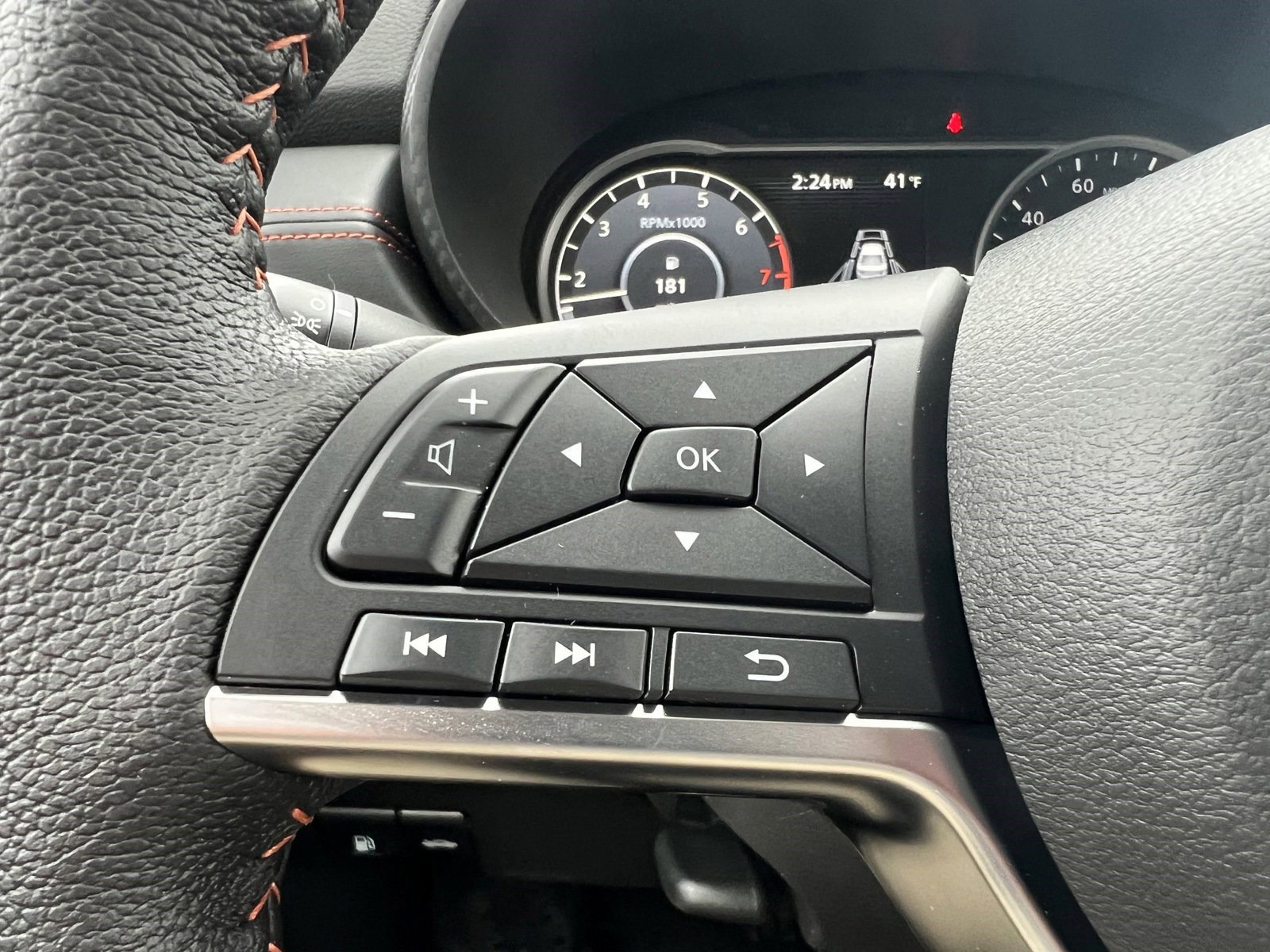 Used 2025 Nissan Versa SR w/ Trunk Package image 17