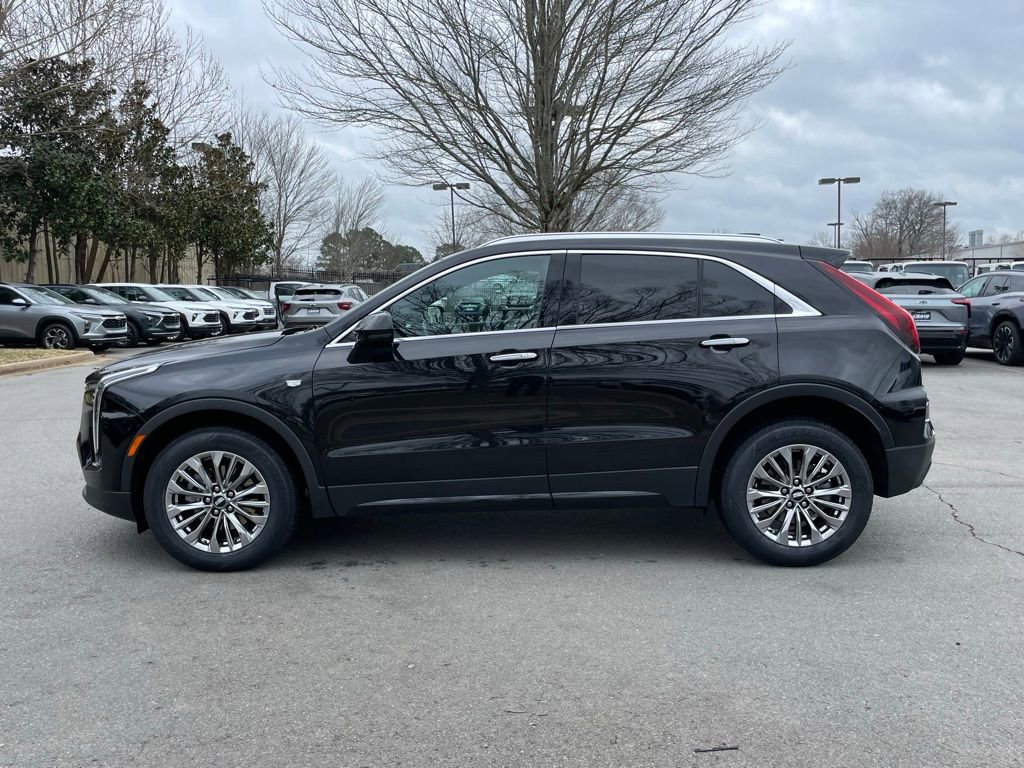 Used 2024 Cadillac XT4 Premium Luxury image 4