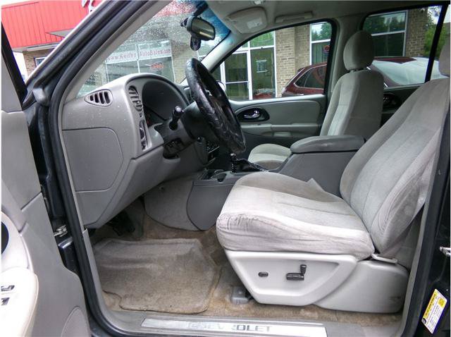 Used 2006 Chevrolet TrailBlazer LS w/ LS Preferred Equipment Group AWD/4WD image 4