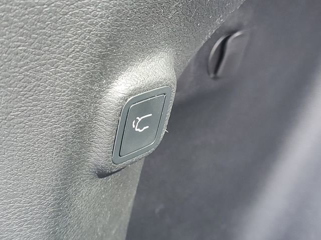 Used 2021 Jeep Cherokee Latitude Lux w/ Sun & Sound Group AWD/4WD image 9