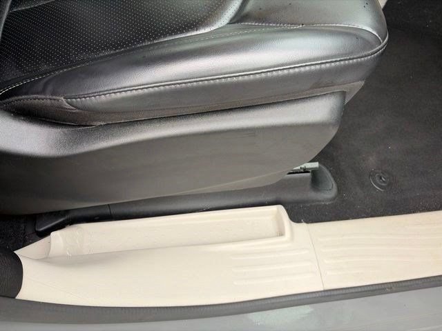 Used 2023 Chrysler Pacifica Touring-L FWD image 36