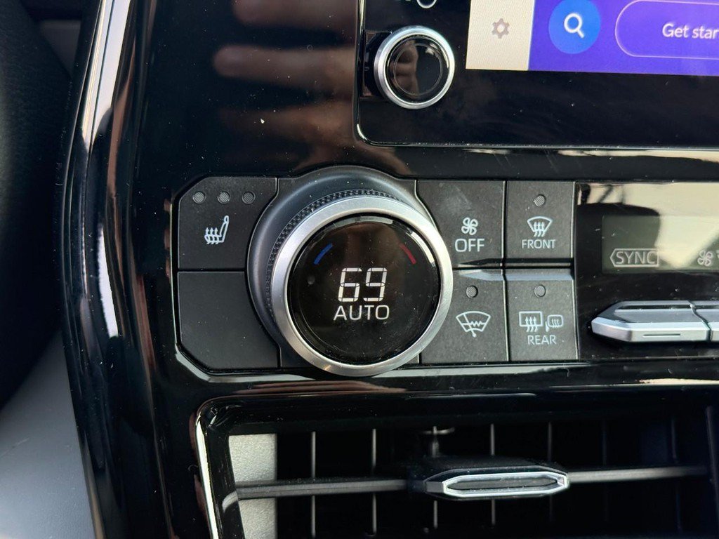 Certified 2024 Toyota Highlander XLE AWD/4WD image 26