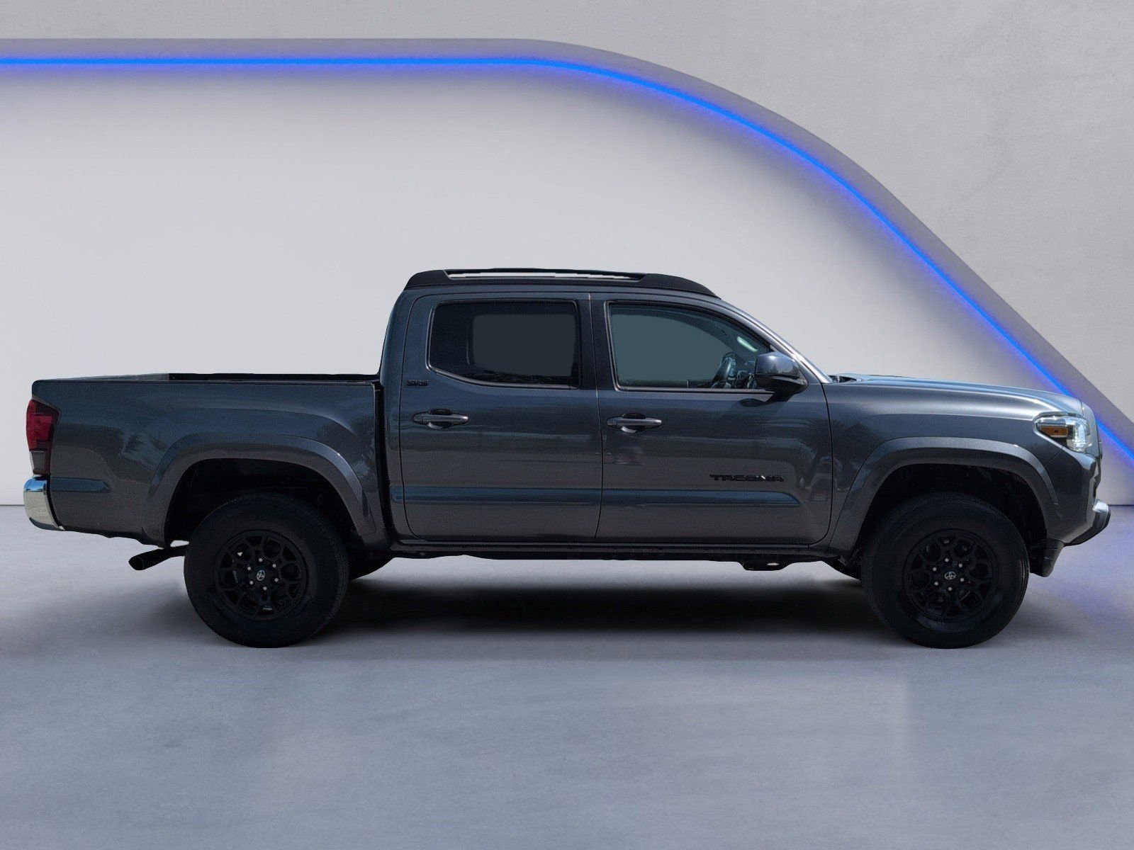 Used 2021 Toyota Tacoma SR5 w/ Blackout Package (TMS) image 11