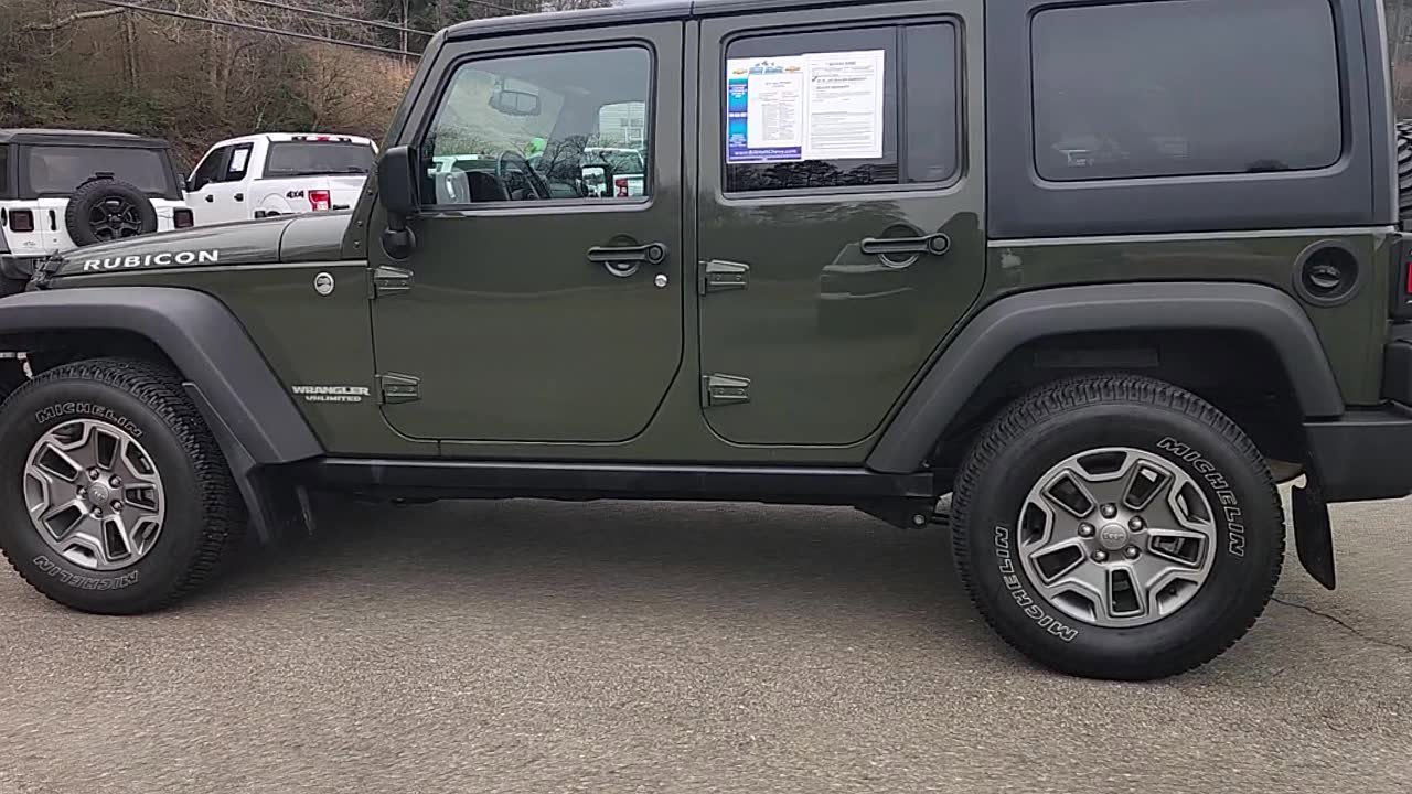 Used 2015 Jeep Wrangler Unlimited Rubicon w/ Connectivity Group image 4