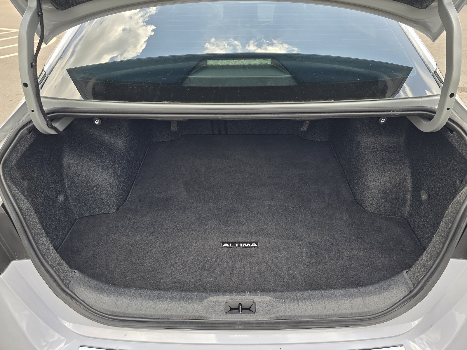 Certified 2023 Nissan Altima 2.0 SR FWD image 26