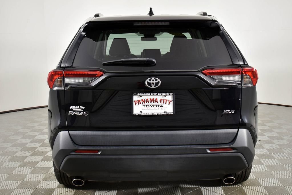 Used 2021 Toyota RAV4 XLE image 6