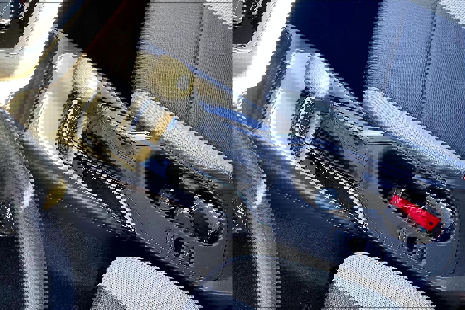 Certified 2025 Toyota Corolla LE image 15