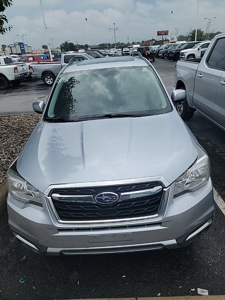 Used 2018 Subaru Forester 2.5i Premium w/ All-Weather Package AWD/4WD image 5