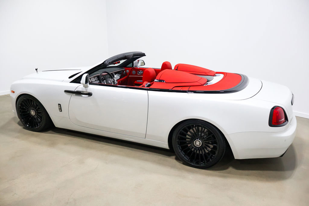 Used 2019 Rolls-Royce Dawn RWD image 21