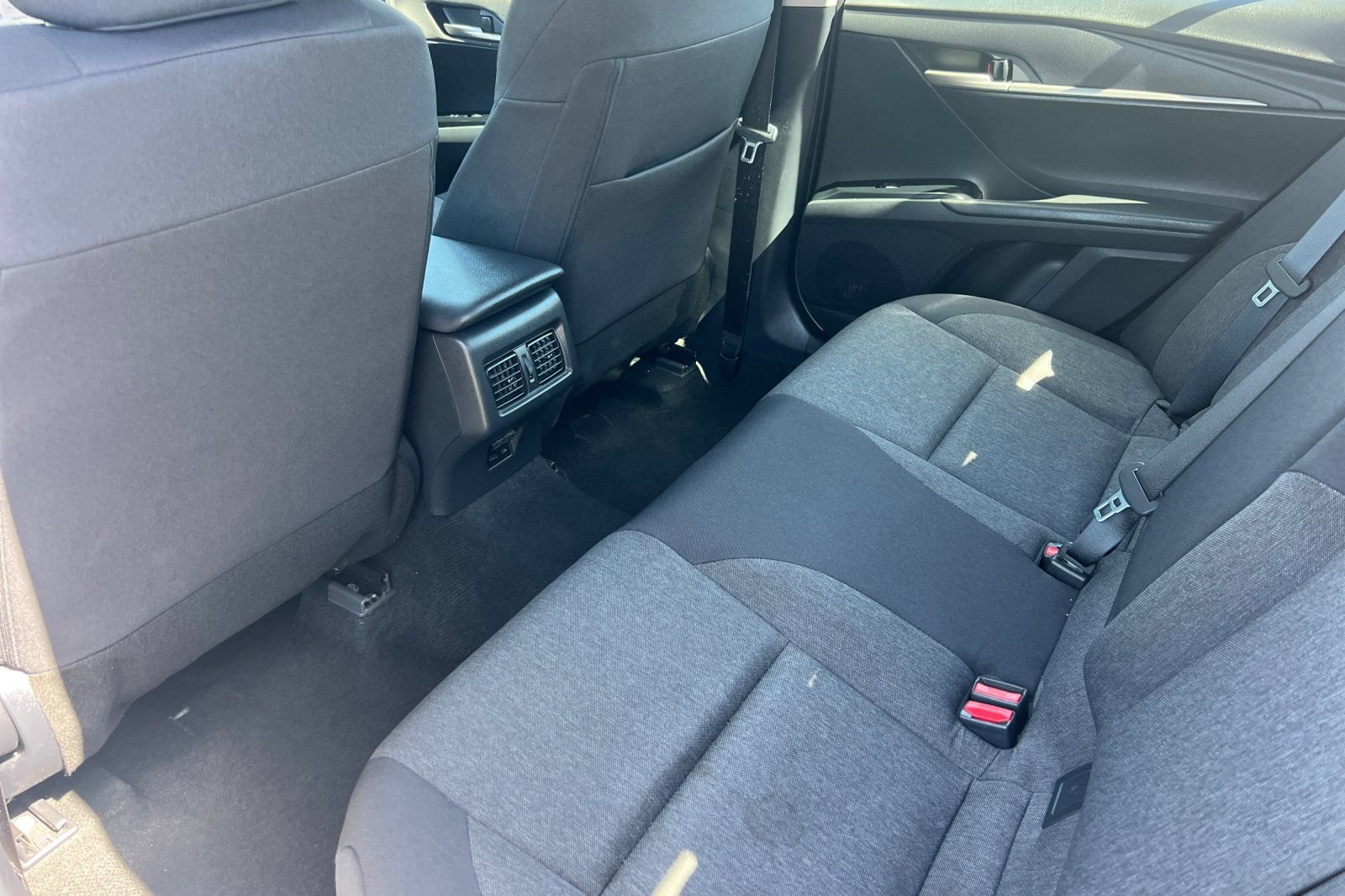 Used 2025 Toyota Camry LE FWD image 13