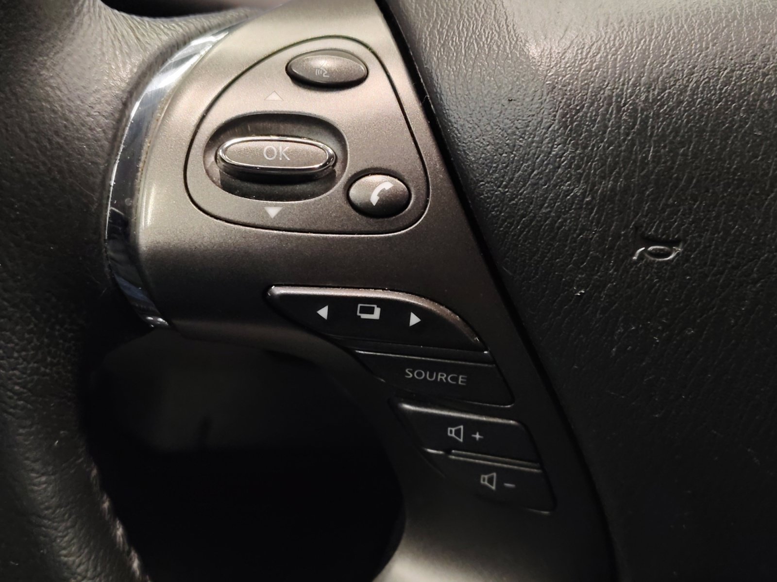 Used 2020 Nissan Murano SV FWD image 17
