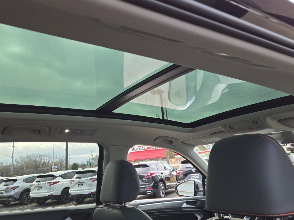 Used 2024 Volkswagen Tiguan Wolfsburg Edition image 11