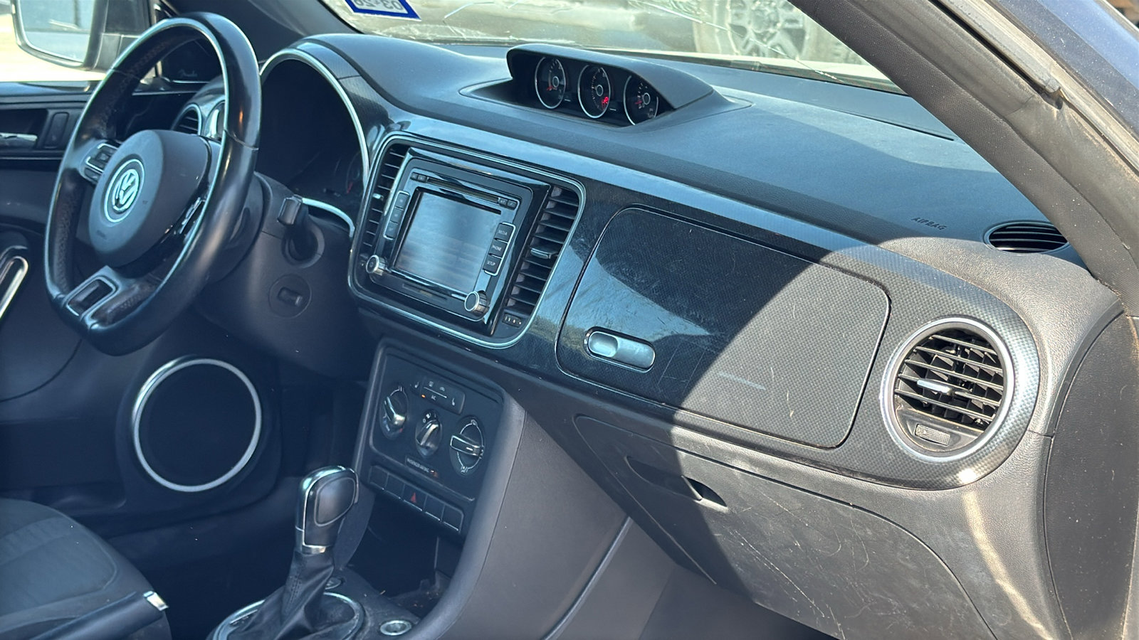 Used 2014 Volkswagen Beetle R-Line image 25