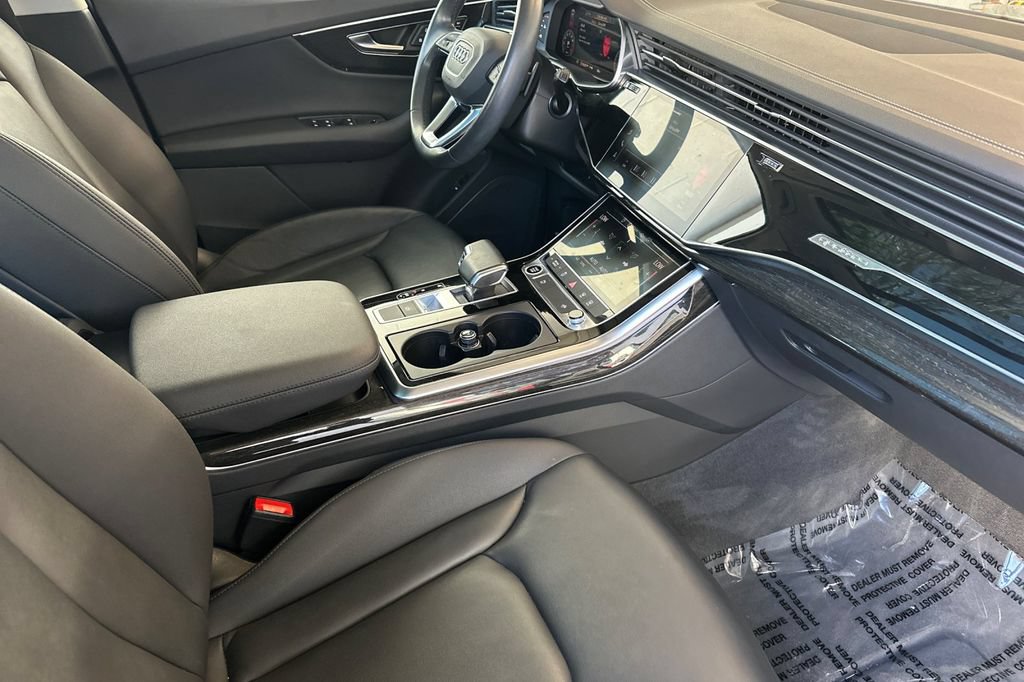 Used 2023 Audi Q7 2.0T Premium w/ Convenience Package AWD/4WD image 17
